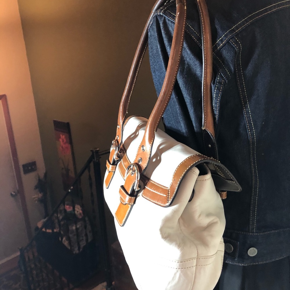 COACH WINTER WHITE/BROWN LEATHER SHOULDER BAG - Picture 7 of 15